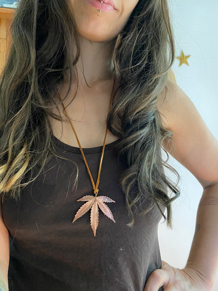 Cannabis 2025 leaf pendant